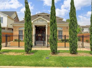 2709 Blodgett St, Houston, TX 77004