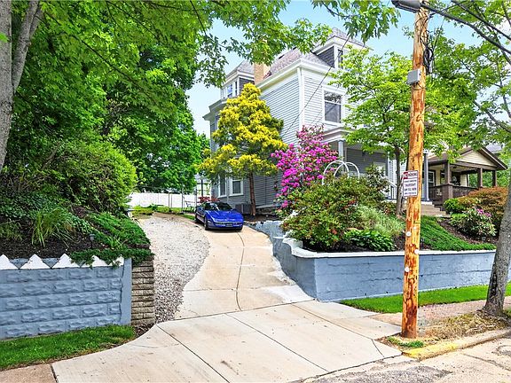 4th image of 126 Dunbar Ave