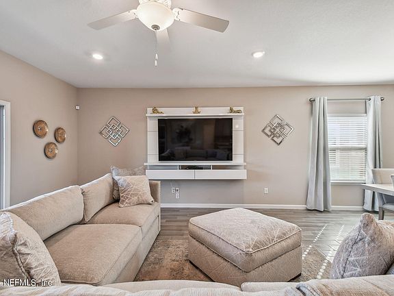 5th image of 2918 CROSSFIELD Drive