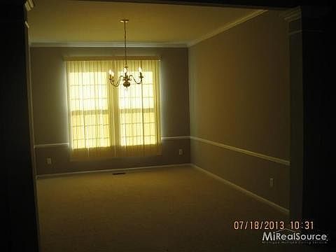 3rd image of 8180 Creekside Dr