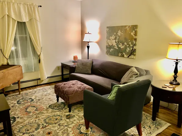 6 Elm St APT 6, Hallowell, ME 04347