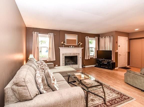 4th image of 1119 Colony Lake Dr