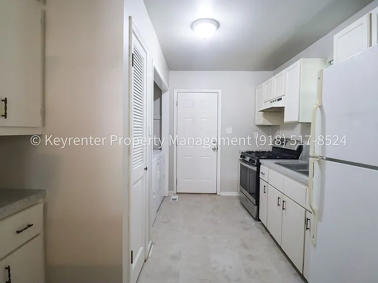 2144 N Garrison Pl — Photo 7