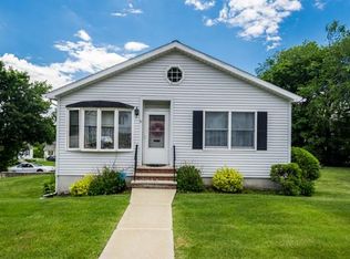 81 Garfield Ave, Woburn, MA 01801