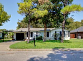 1106 Bales St, Cleburne, TX 76033