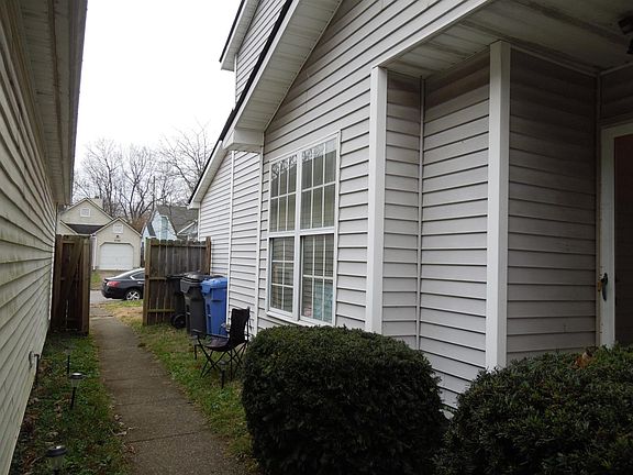 4th image of 2741 Chelsea Woods Ct