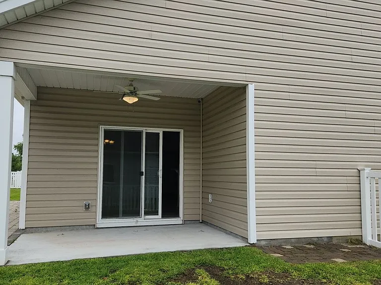 497 Hillsborough Dr — Photo 38