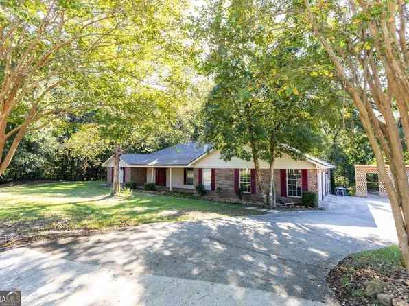 254 Early St, Springfield, GA 31329