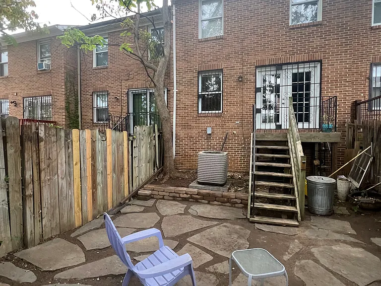 825 Showell Ct — Photo 9