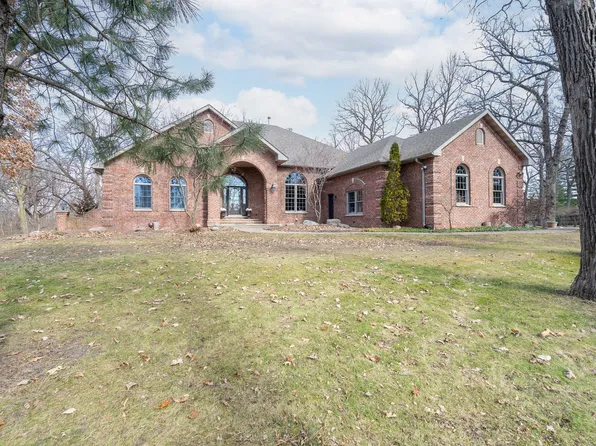 2953 E 9th Rd, Utica, IL 61373