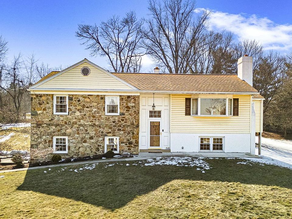 1st image of 220 Coldstream Rd