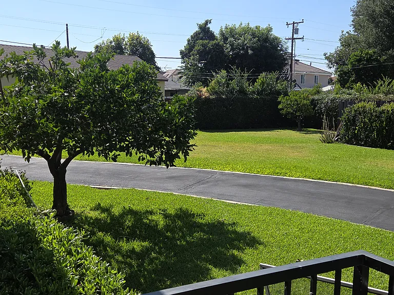 5235 Acacia St — Photo 3