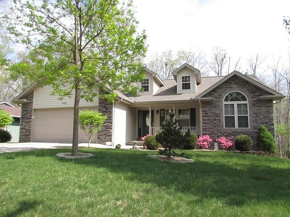 2nd image of 222 Lakeview Dr