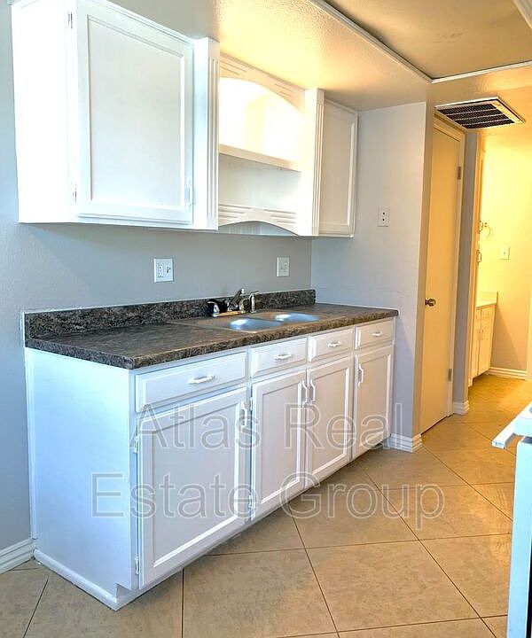 1st image of 132 E Ingram St APT D