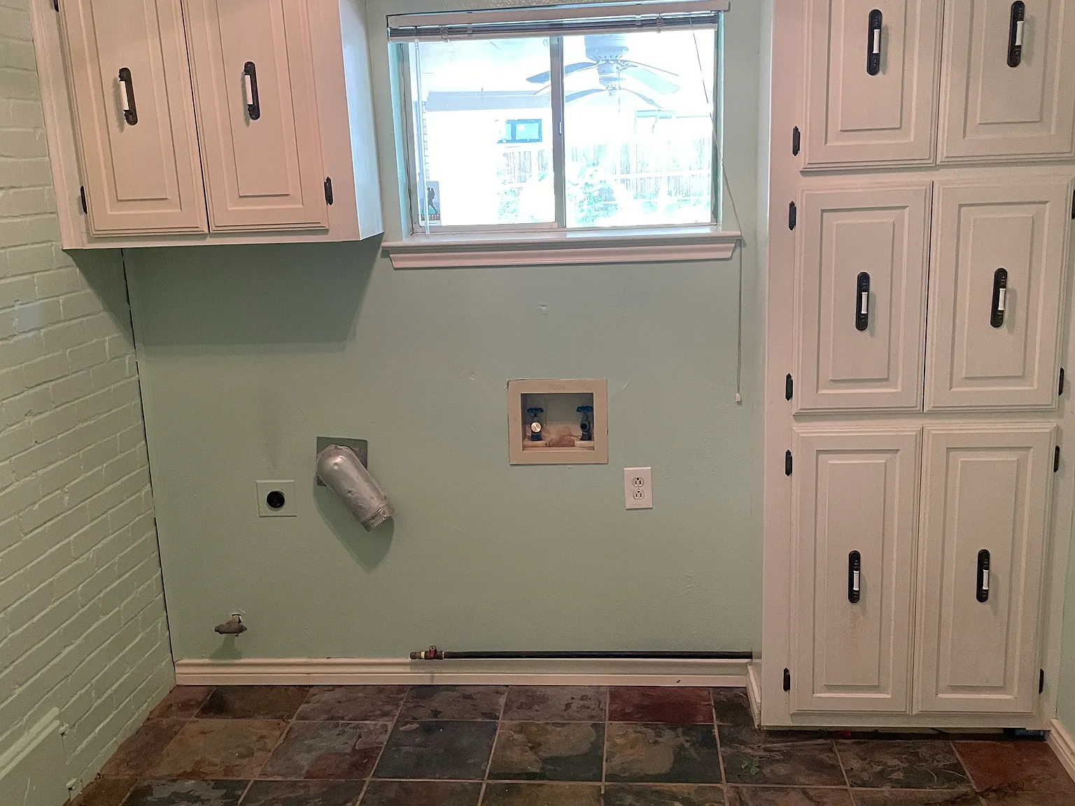 3 bed, 2.5 bath, 2076 sqft, $2,295 — Photo 4