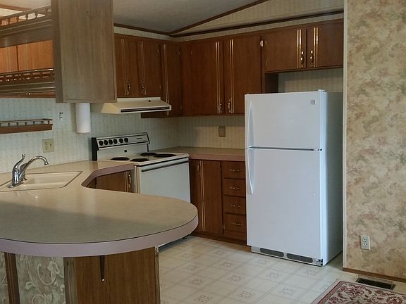 3rd image of 5404 NE 121st Ave Unit 75