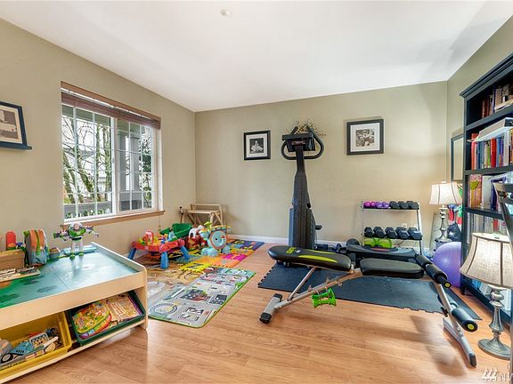 4th image of 2273 Palisade Blvd