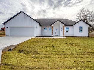 171 Tryall Ct, Runaway Bay, TX 76426