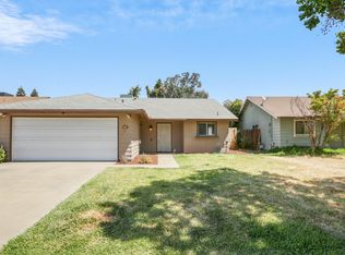 726 W Robin Ave, Visalia, CA 93291