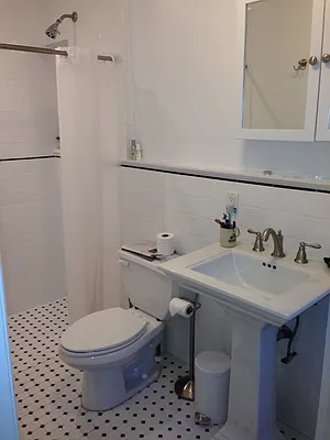 Rented by Ozymandius Realty | media 8