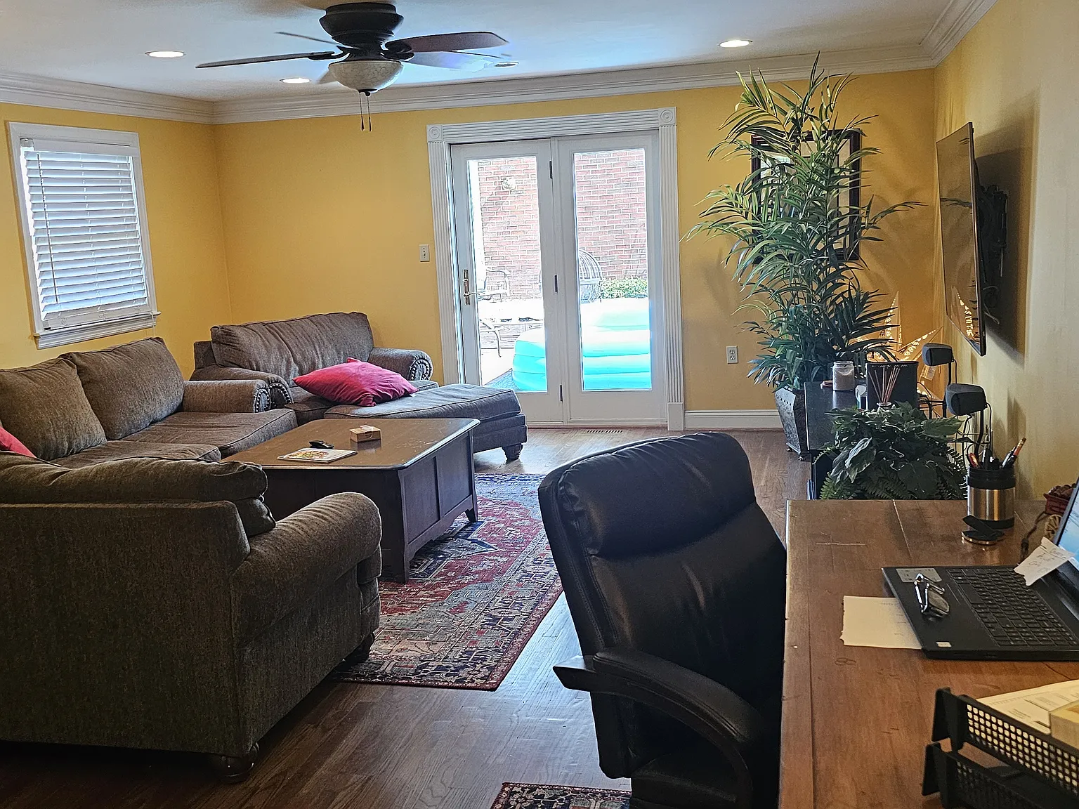 3 bed, 2294 sqft, $4,200 — Photo 3