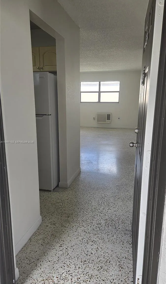 1 bed, 1.0 bath, 566 sqft, $1,700 — Photo 1