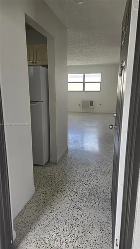 142 SW 18th Ave #30 Photo 1
