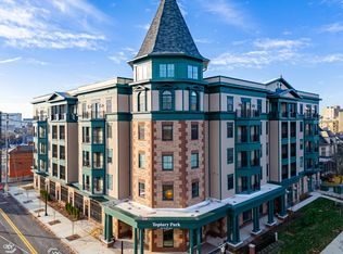 Topiary Park Crossing, Columbus, OH 43215