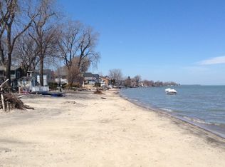 1150 Edgemere Dr, Rochester, NY 14612