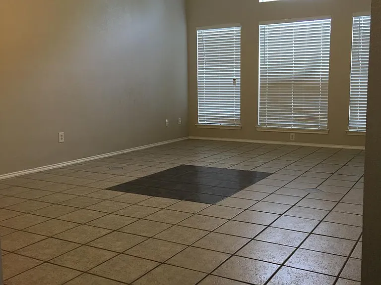 6408 Brookbriar Ct — Photo 3