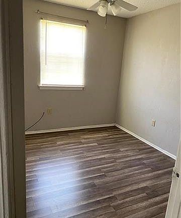 4th image of 384 Layman St