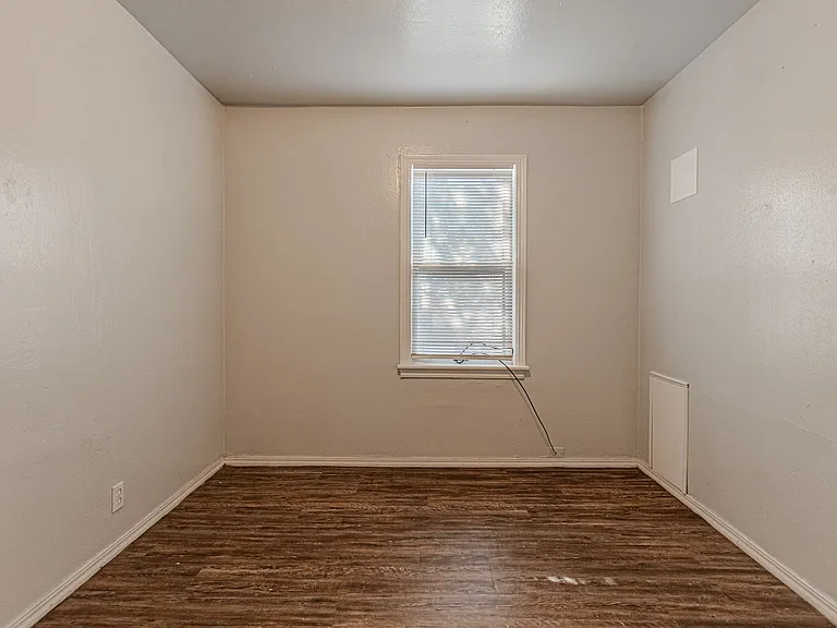 2705 NE 18th St — Photo 43