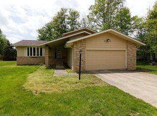 2908 Jasmine Dr, Seven Hills, OH 44131