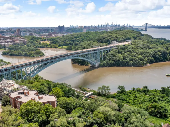 2465 Palisade Avenue image 27 of 28