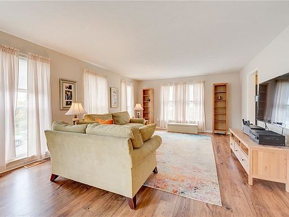 5th image of 109 Park Pl