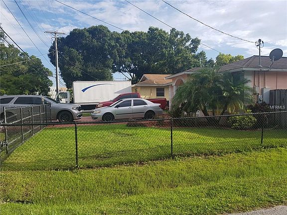 4th image of 7226 N Sterling Ave