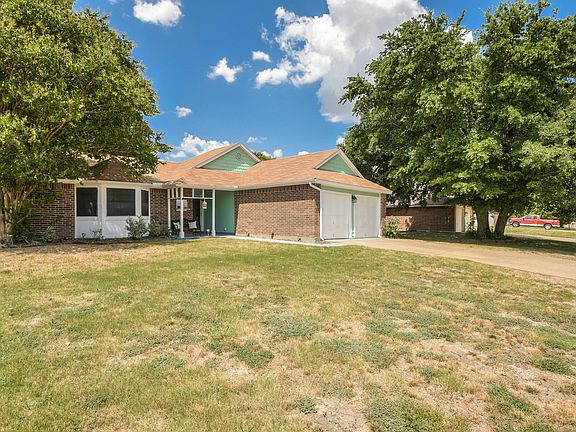 2nd image of 2662 Fairmont Dr