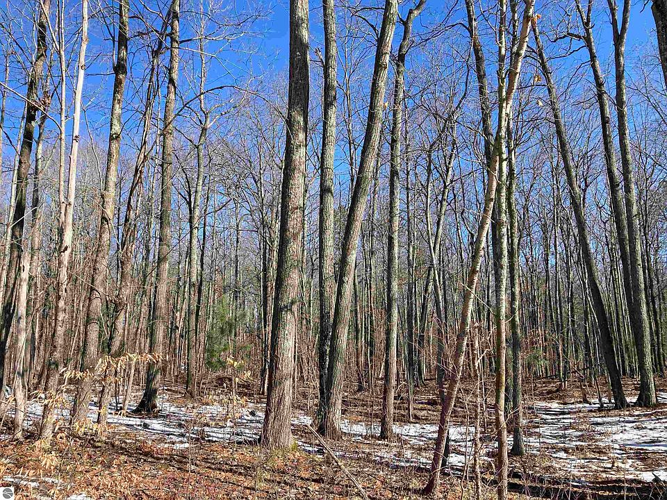 1st image of W Heath Rd