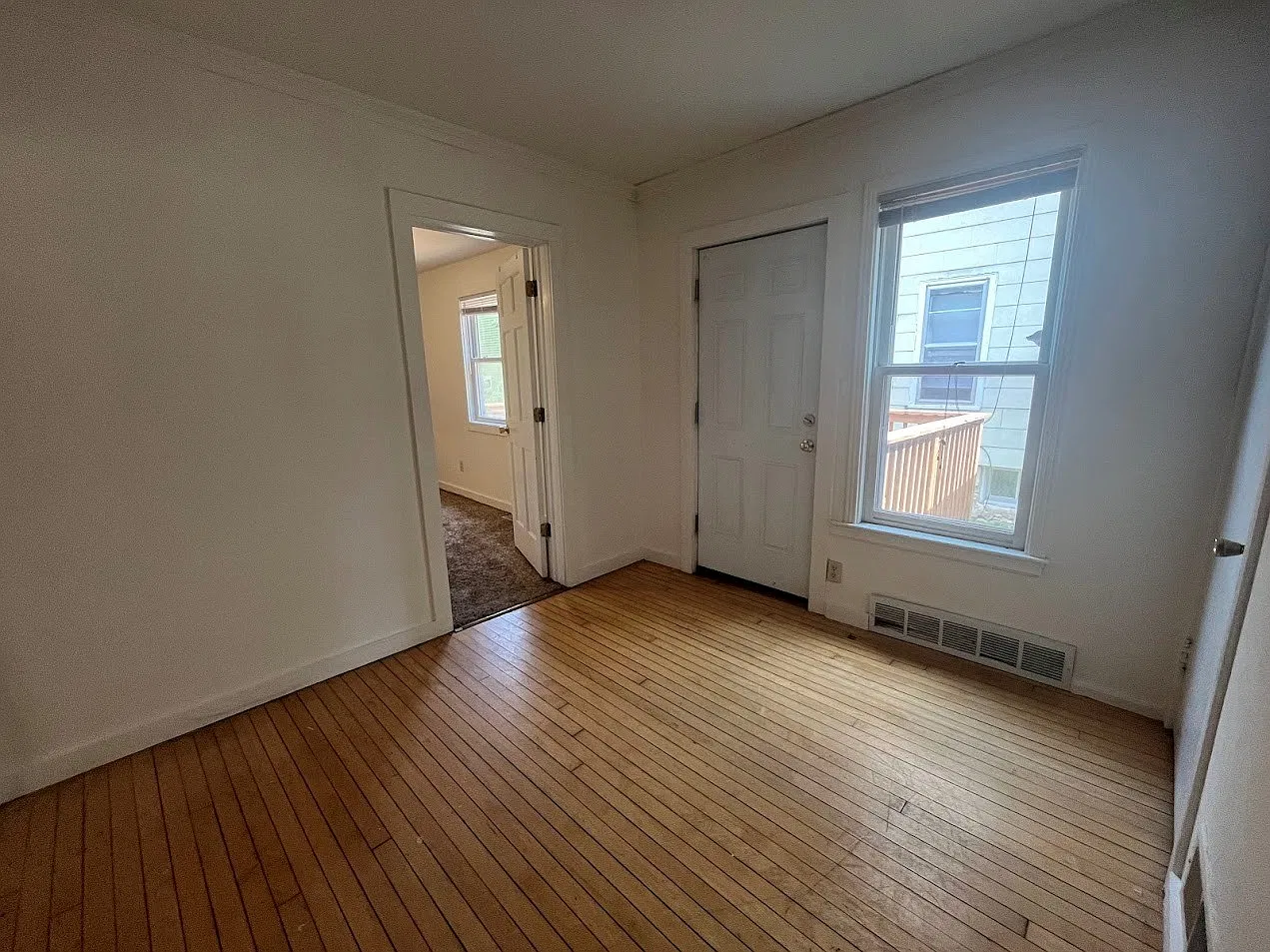 4 bed, 1122 sqft, $3,625 — Photo 4