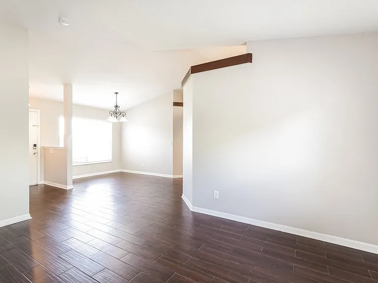 12131 Goldenstar Ln — Photo 4