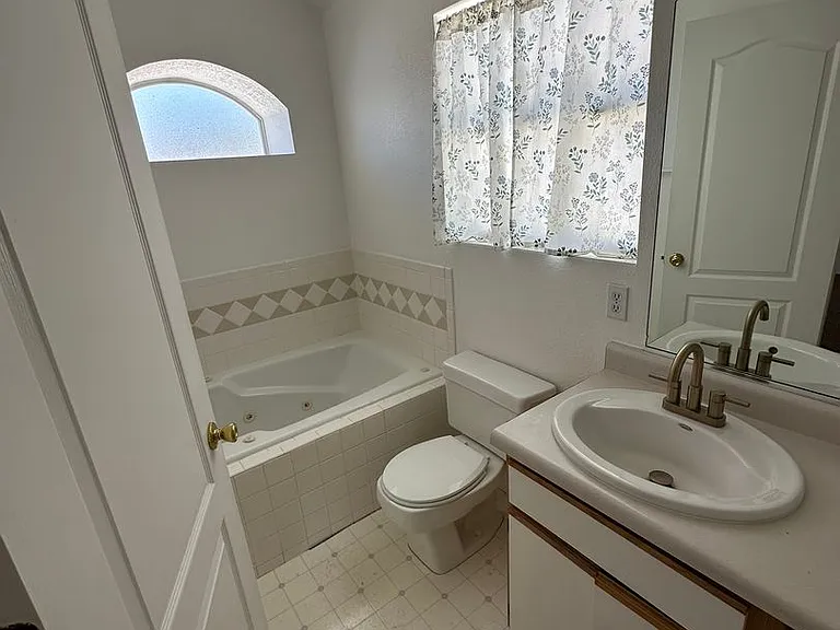3503 Northpointe Dr — Photo 40