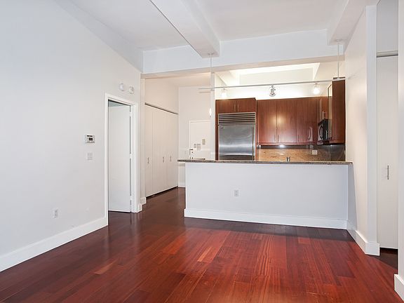 4th image of 80 John St APT 8B