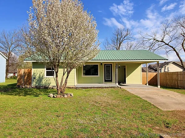 1442 W Main St, Westville, OK 74965