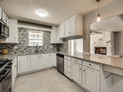 757 Treadwell Dr, Hurst, TX, 76053