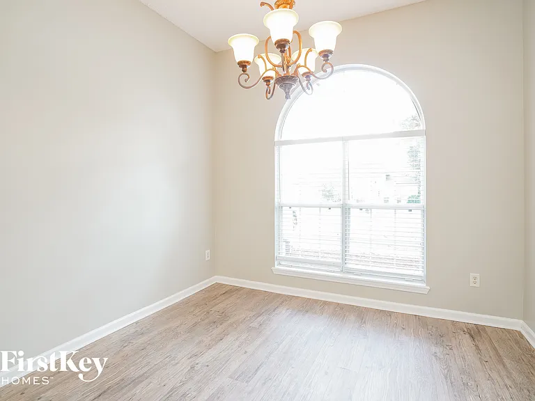 2388 Sophie Pl — Photo 5