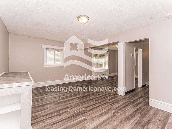 1383805_004_living_room_4.jpg