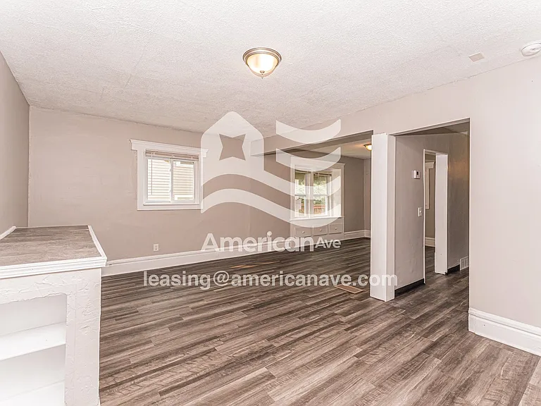 1383805_004_living_room_4.jpg