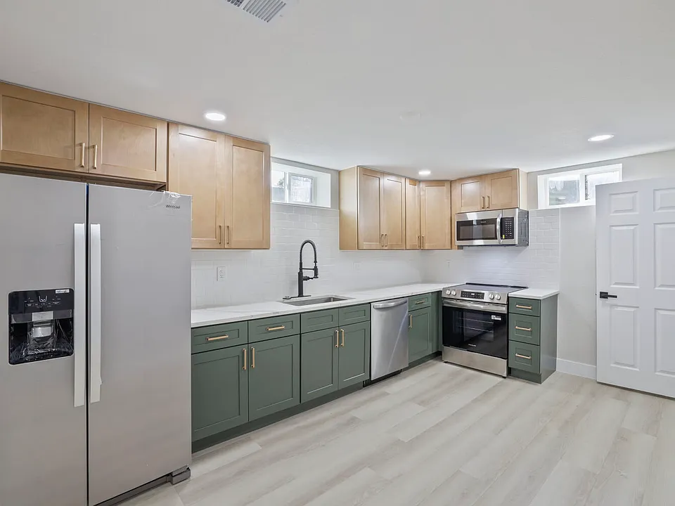 6139 E 33rd Ave #2