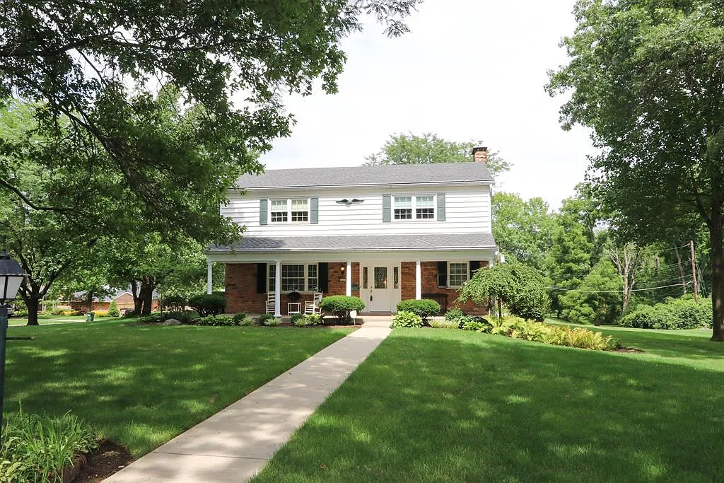 444 Riddle Rd photo 1