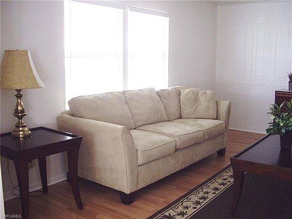 5th image of 2811 Deerfield Dr